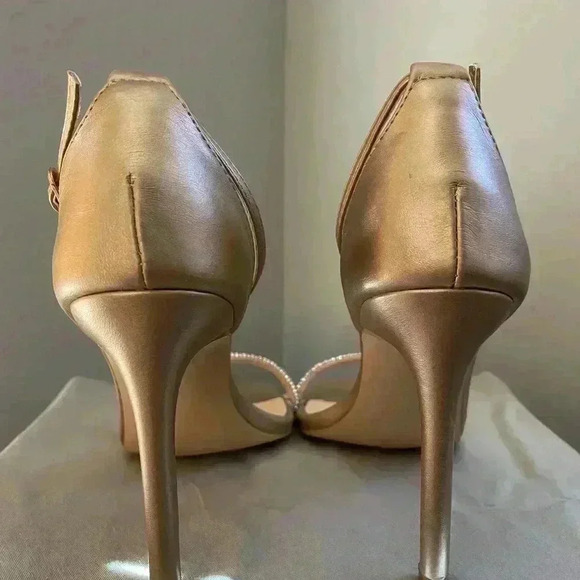 Journee Collection Zoya Sandal, size 7.5 - Picture 4 of 6